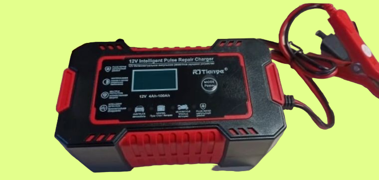 Chargeur de Batterie de Voiture 12V  Rapide